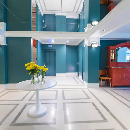 Petit Palace Puerta De Triana Otel 3*