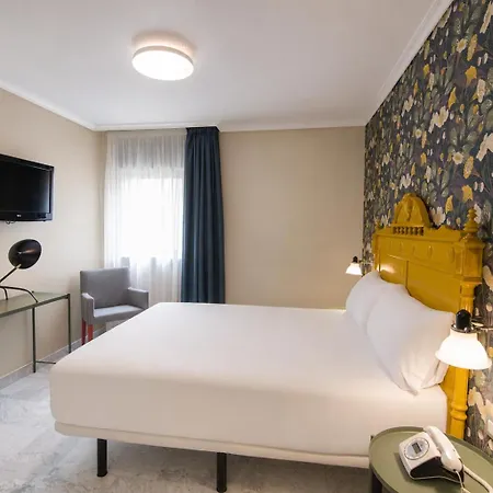 Petit Palace Puerta De Triana 3* Siviglia