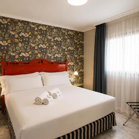 Petit Palace Puerta De Triana Hotel 3*