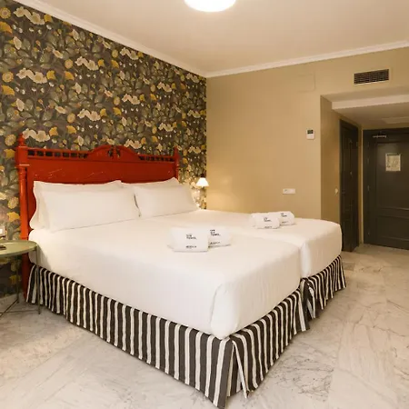 Hotel Petit Palace Puerta De Triana 3*