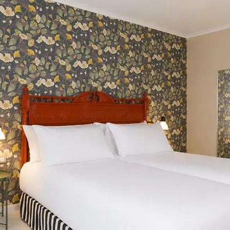 Petit Palace Puerta De Triana Hotel Siviglia