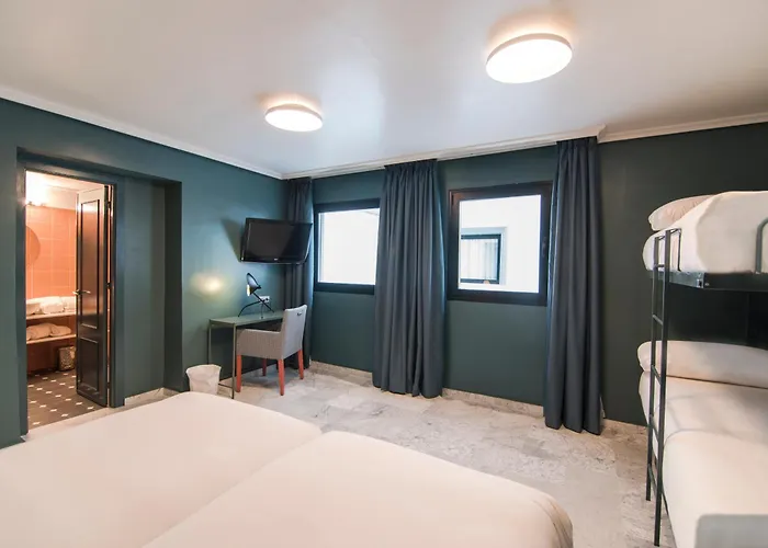Szálloda Petit Palace Puerta De Triana 3*