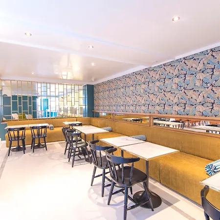 Petit Palace Puerta De Triana 3* Sewilla