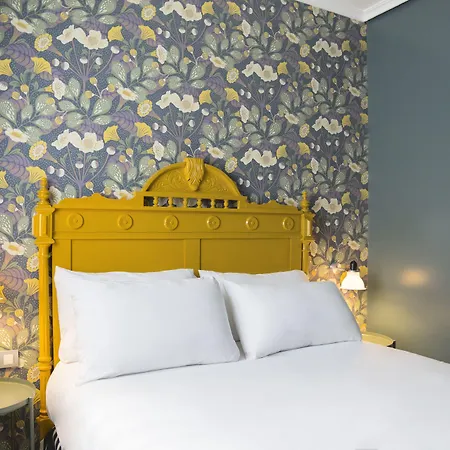 Hotel Petit Palace Puerta De Triana 3*